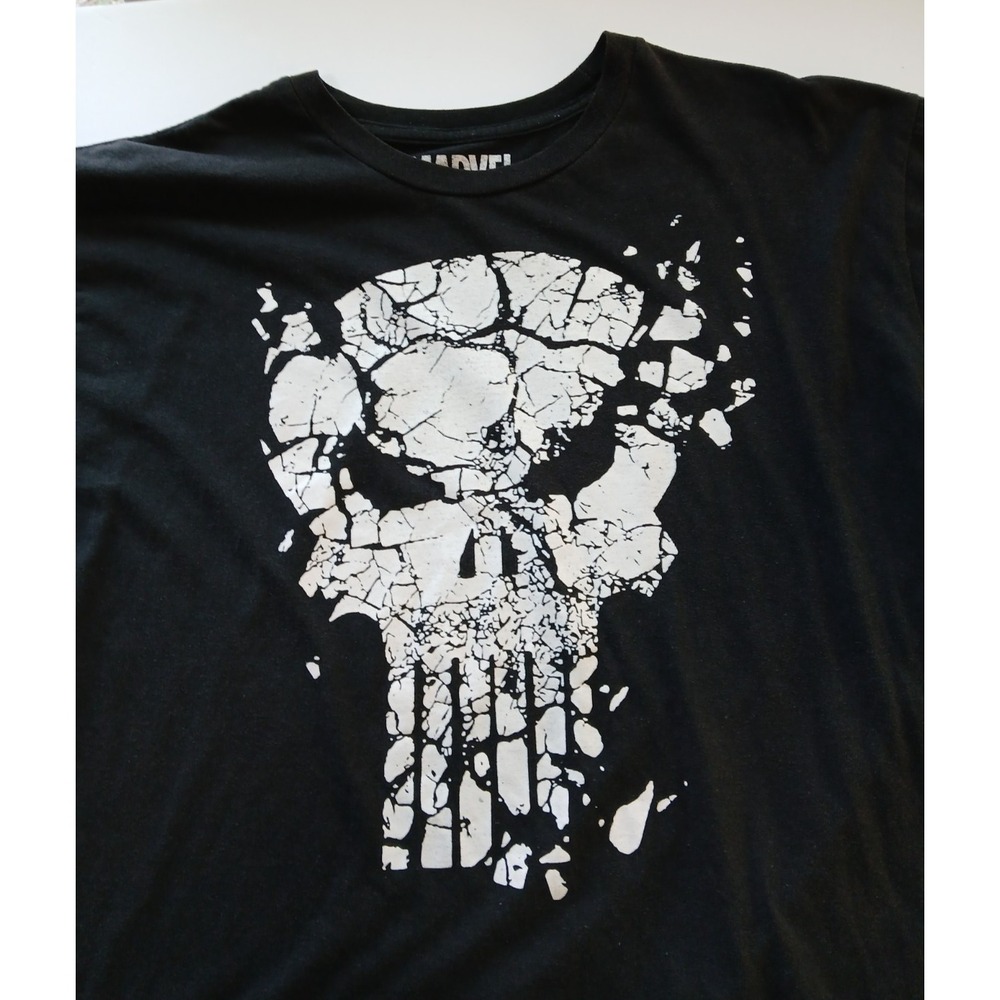 Marvel Punisher Skull T Shirt 2XL Black Graphic Tee Comics 2012 Crew Neck